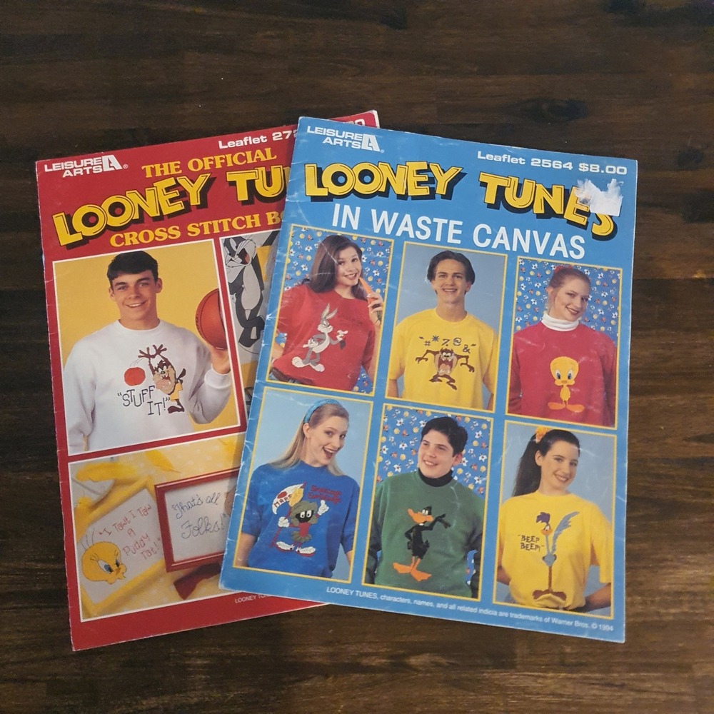 Vintage Looney Tunes Cross Stitch Pattern Book Lot Leisure Arts 2564 2723 1990s
